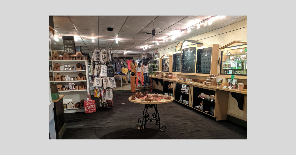 RustNShine_mainstore_2019.jpg